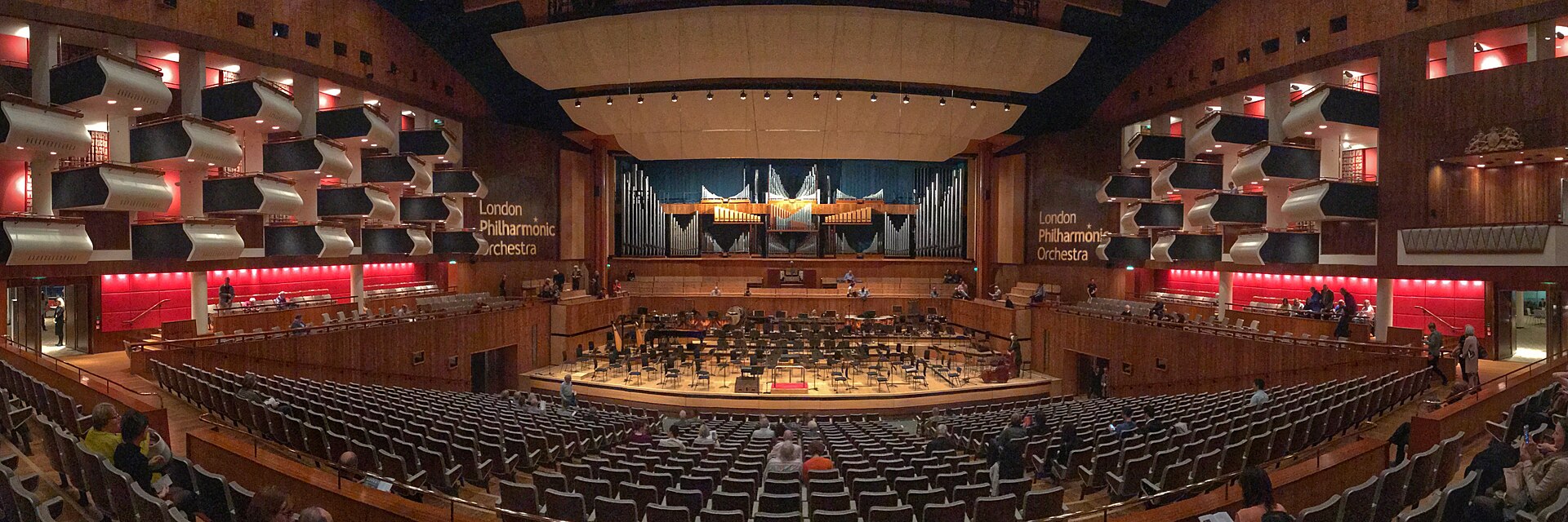 By Ungry Young Man from Vienna, Austria - Royal Festival Hall, CC BY 2.0, https://commons.wikimedia.org/w/index.php?curid=63440329