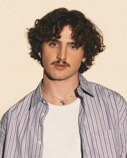 By Warner Records - music Records, CC BY-SA 4.0, https://commons.wikimedia.org/w/index.php?curid=150953936