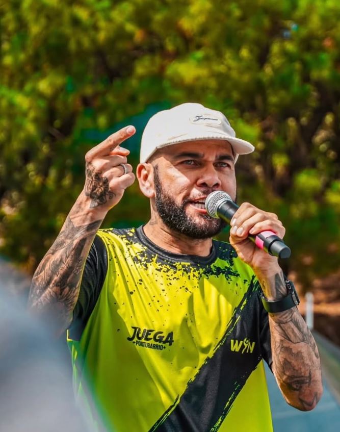 From Prison to the Pulpit: Dani Alves Shares His Faith With a Stadium Full of Believers