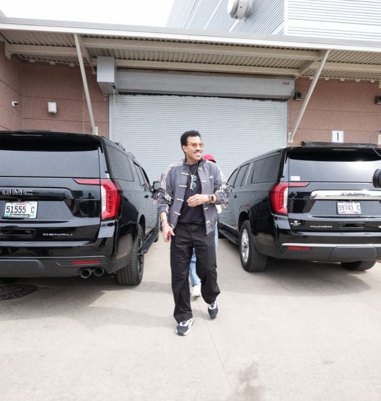 Fans Pray for Lionel Richie After Health Scare Forces Early End to St. Paul Concert