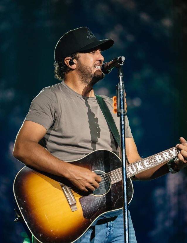 Photo Credit: lukebryan/Instagram