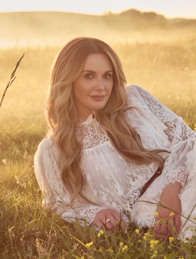 Photo Credit: carlypearce/Instagram