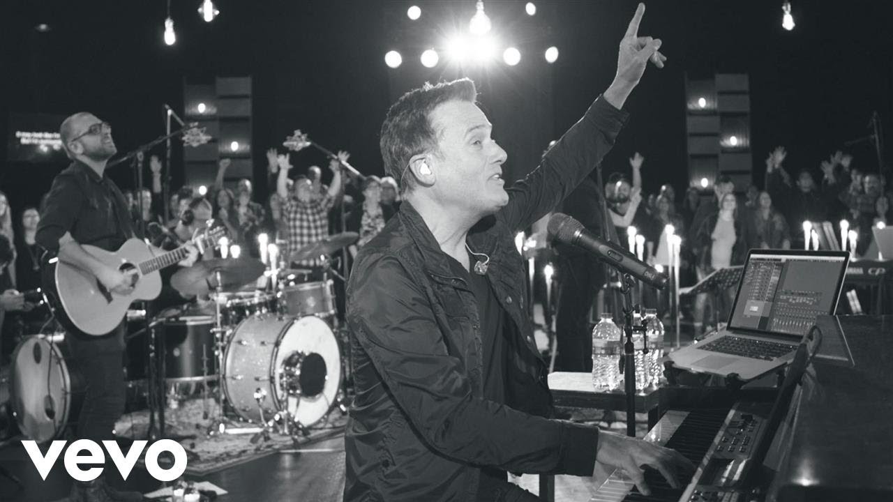 Michael W. Smith - Surrounded (Fight My Battles)